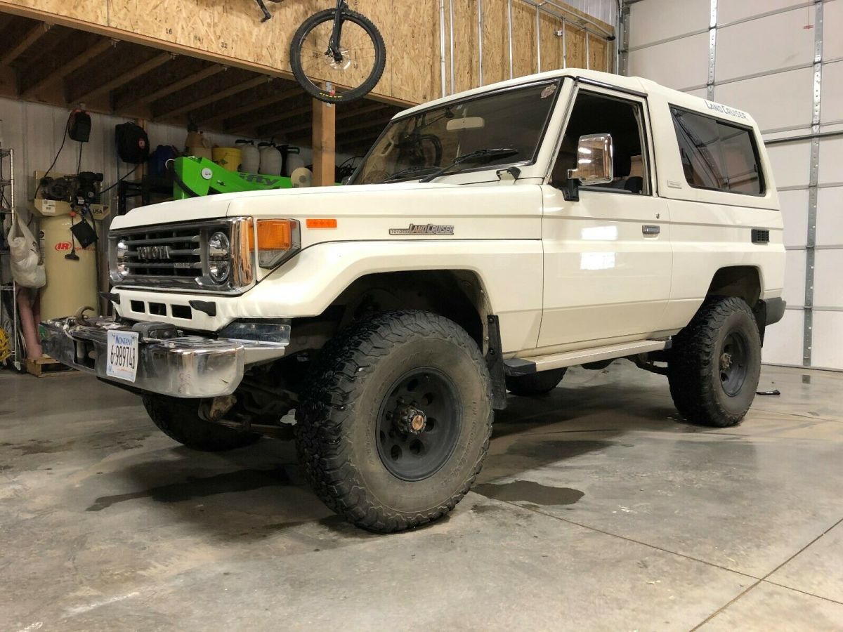 1991 Toyota Land Cruiser HZJ73 1991 Toyota Land Cruiser ZX Limited