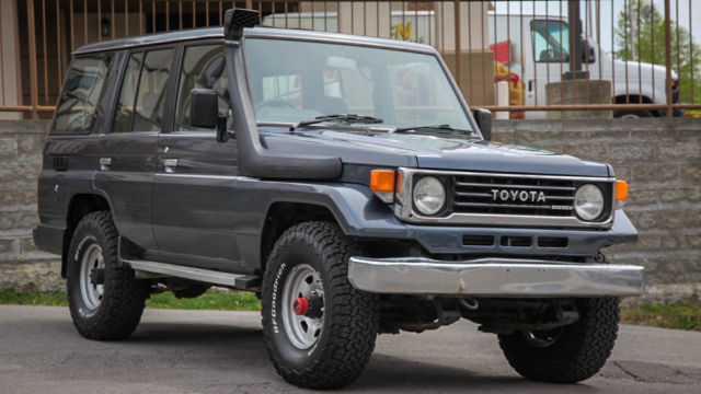 1900 Toyota Land Cruiser PZJ77 3.5L 5-Speed
