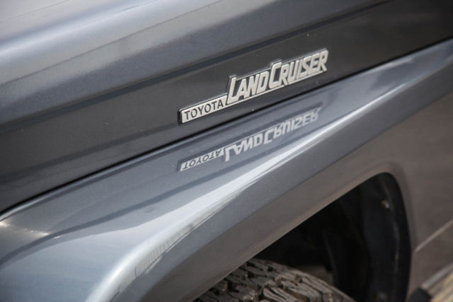 1900 Toyota Land Cruiser PZJ77 3.5L 5-Speed - photo 7