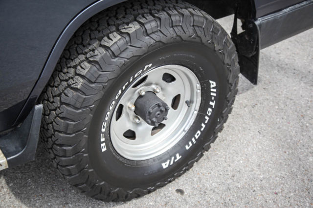 1900 Toyota Land Cruiser PZJ77 3.5L 5-Speed - photo 9