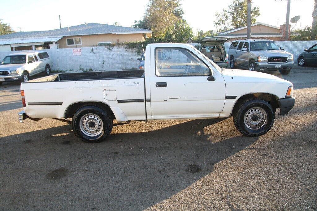 1991 Toyota Pickup - photo 3