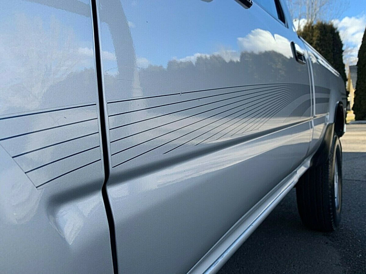1991 Toyota Pickup DX - photo 8