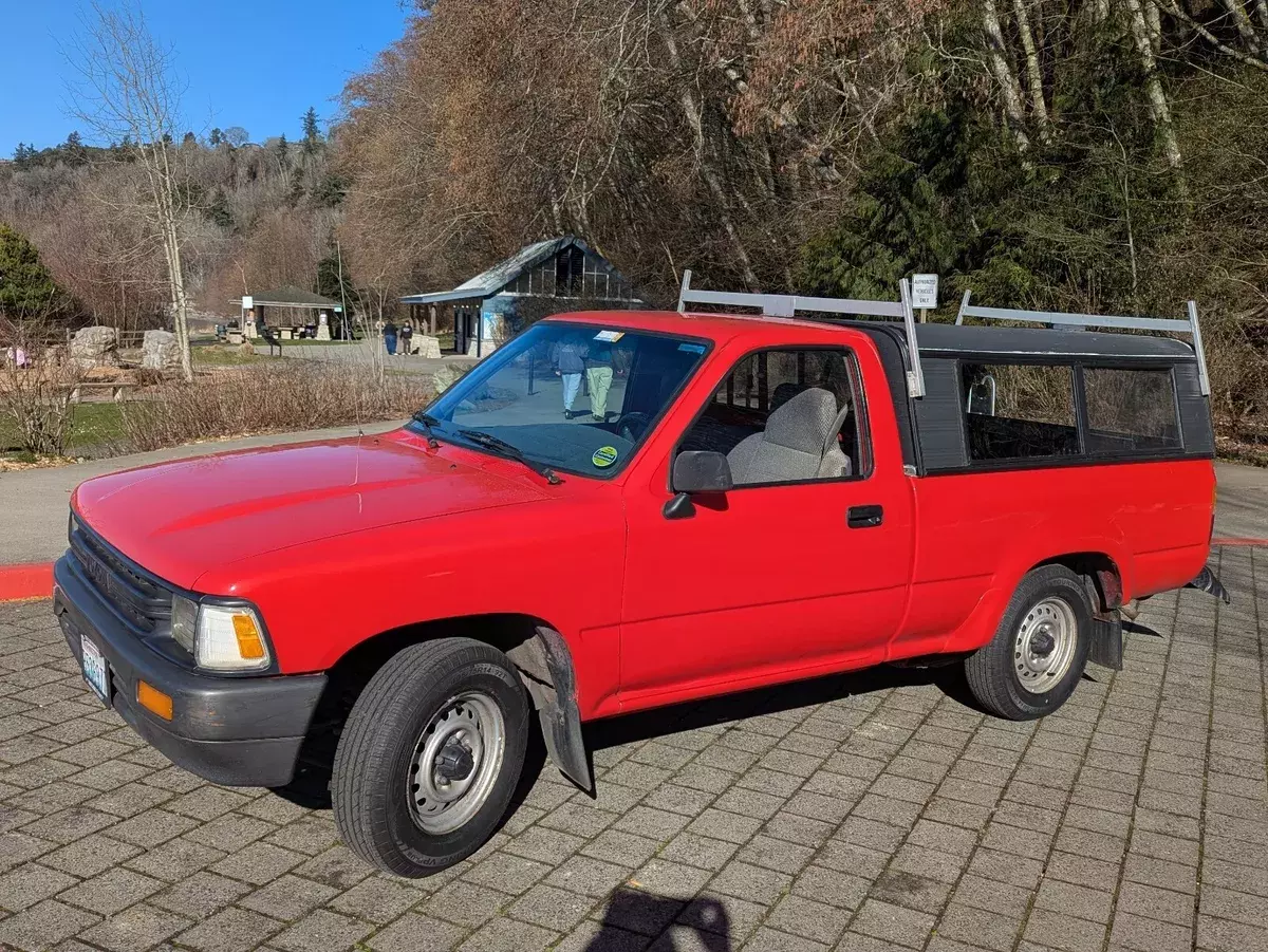 1991 Toyota Pickup - 4-cylinder 2.4 Liter Engine, Transmission 1991 Toyota Hilux