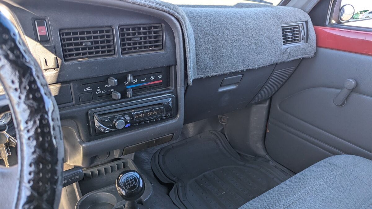 1991 Toyota Hilux - photo 11