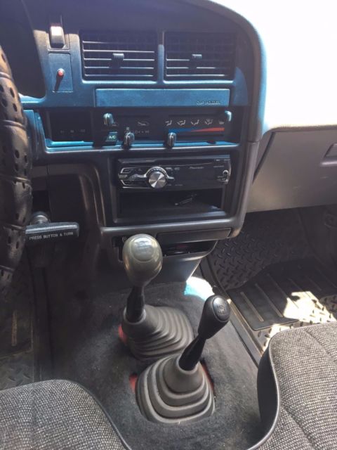 1991 Toyota pickup - photo 9