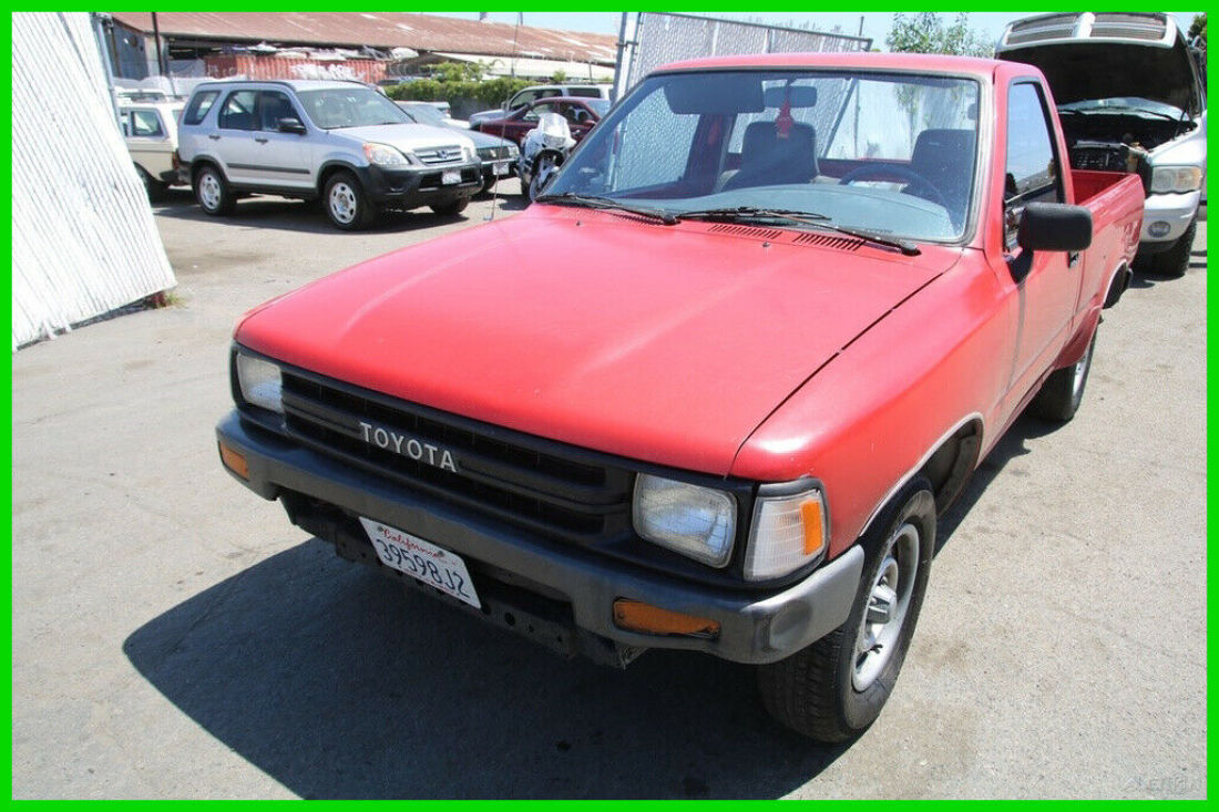 1991 Toyota Pickup 5 Speed Manual 4 Cylinder NO RESERVE 1991 Toyota Pickup