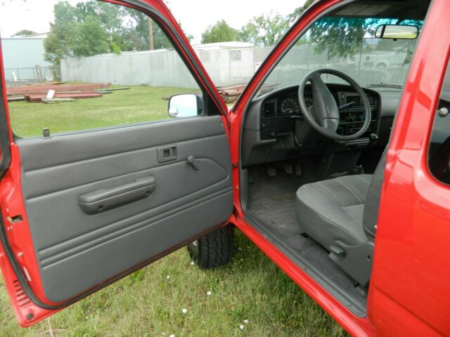 1991 Toyota Pickup Deluxe - photo 8