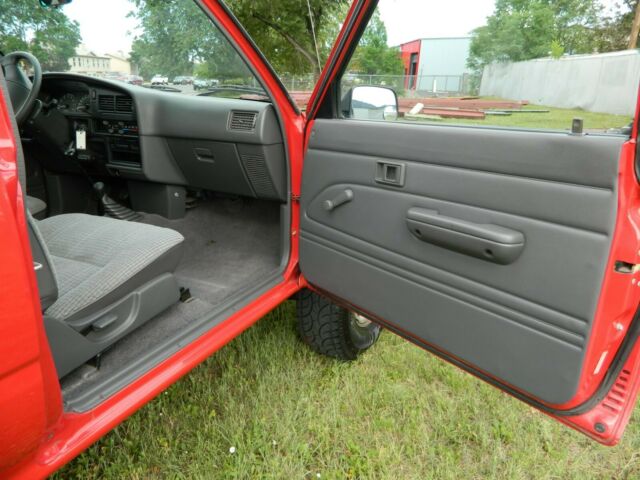 1991 Toyota Pickup Deluxe - photo 9
