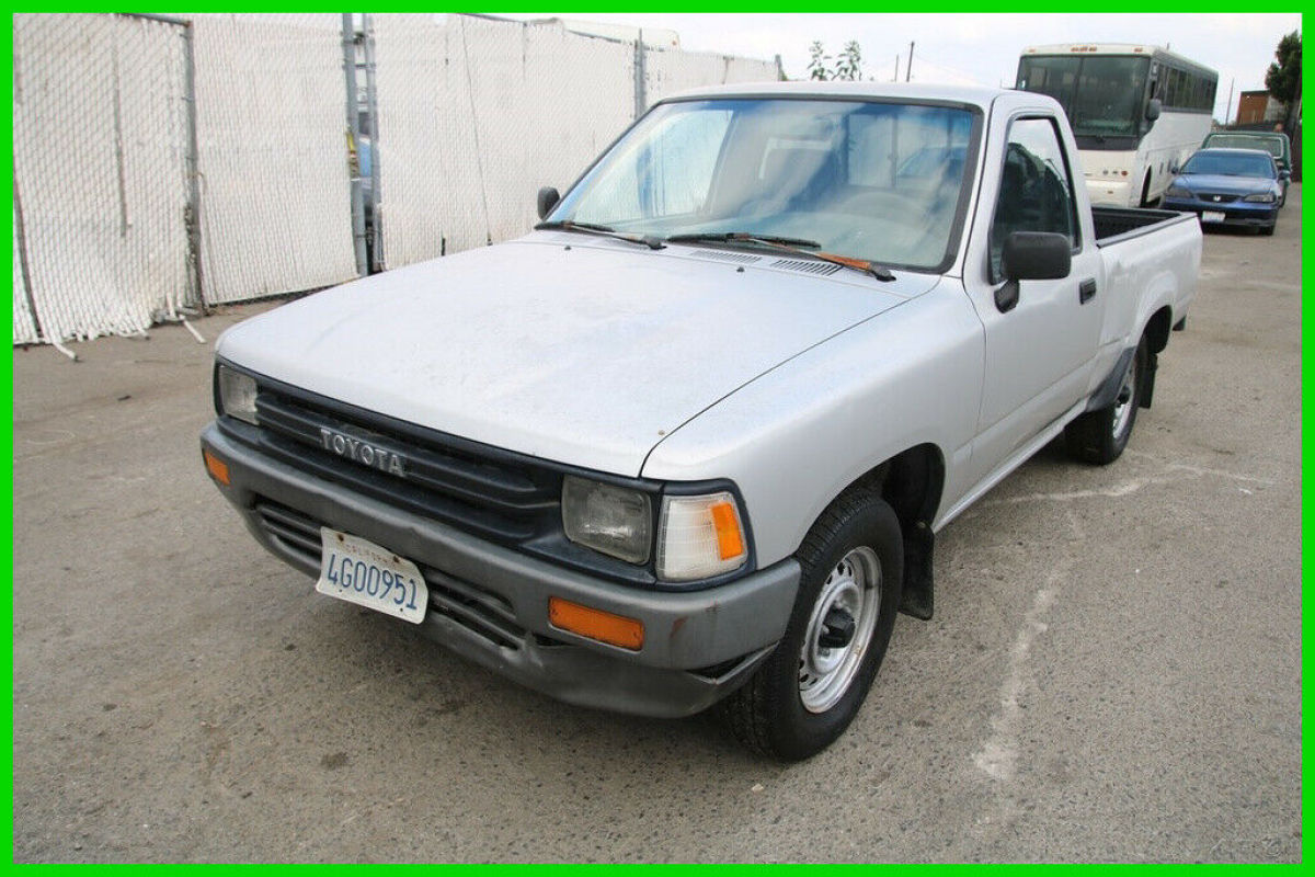 1991 Toyota Pickup Manual 4 Cylinder NO RESERVE 1991 Toyota Pickup
