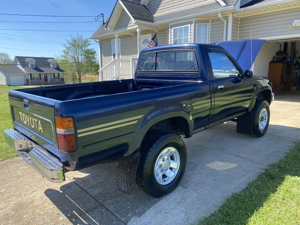 1991 Toyota Pickup 1/2 TON SHORT WHEELBASE DLX - photo 6