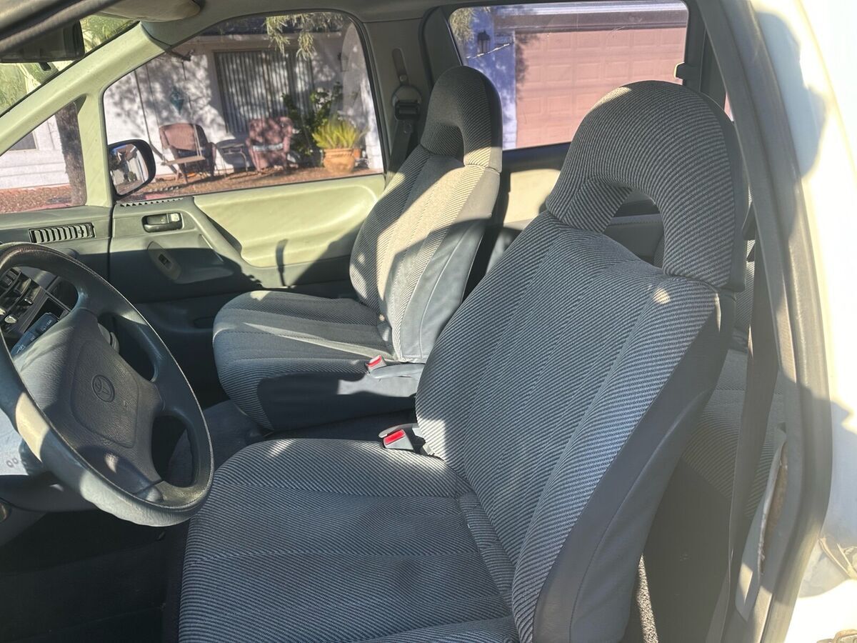 1991 Toyota Previa DLX - photo 9
