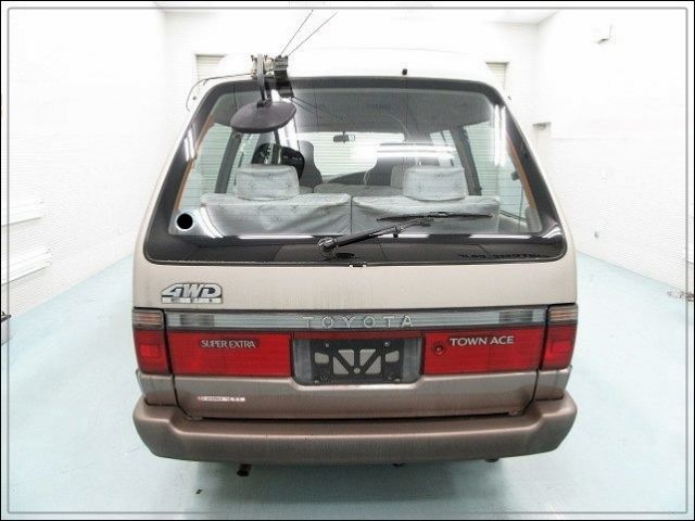 1991 Toyota Townace Mini van 4X4 5 spd Wagon - photo 2