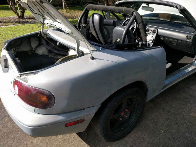 1991 Mazda MX-5 Miata Base Convertible 2-Door - photo 8