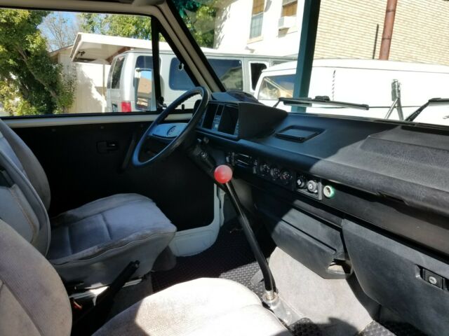 1991 Volkswagen Bus/Vanagon Weekender camper - photo 10