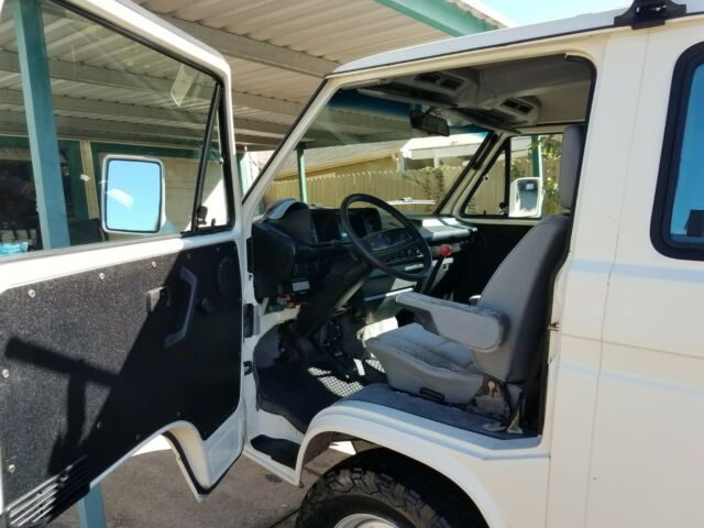 1991 Volkswagen Bus/Vanagon Weekender camper - photo 11