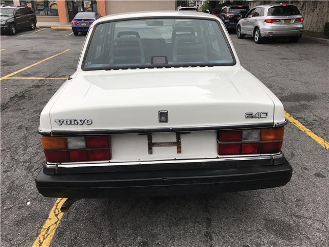 1991 Volvo 240 -- - photo 10