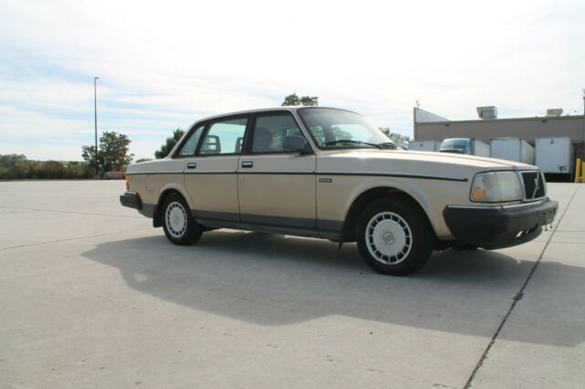 1991 Volvo 240 - photo 4
