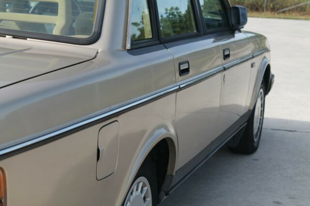 1991 Volvo 240 - photo 6