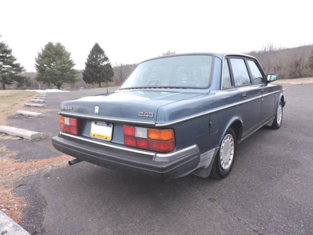 1991 Volvo 240 - photo 9