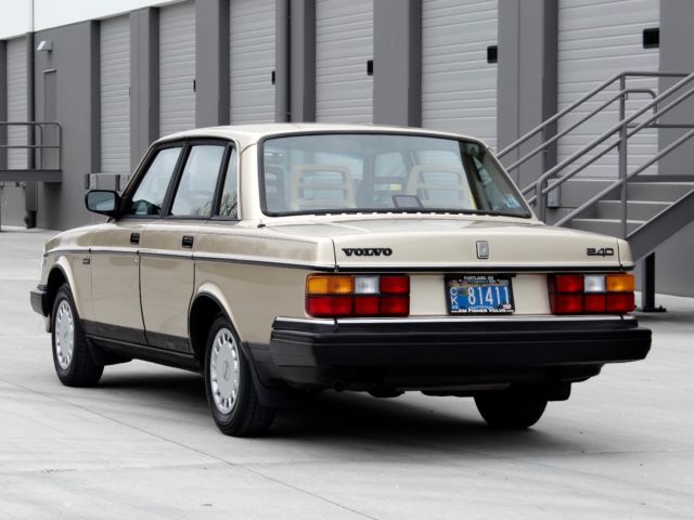 1991 Volvo 240 - photo 6