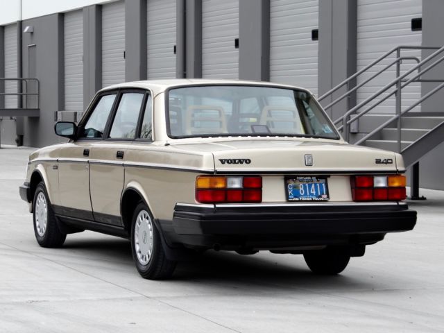 1991 Volvo 240 - photo 6
