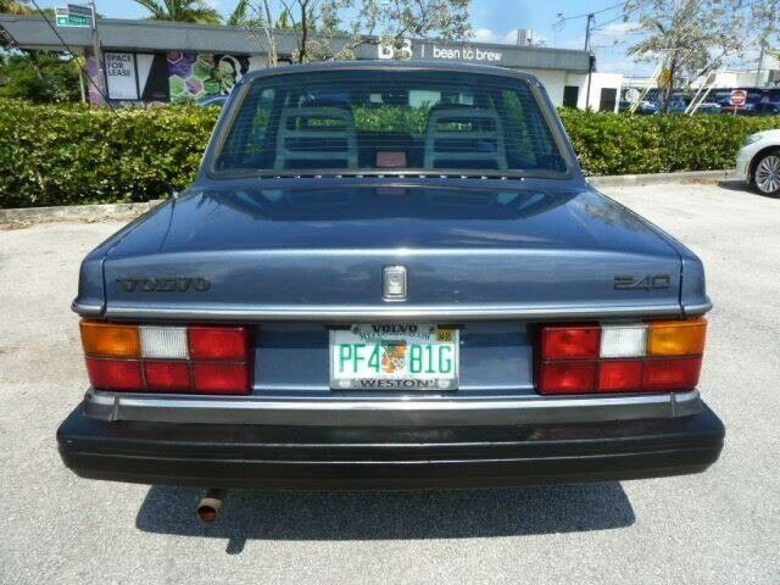 1991 Volvo 240 Base 4dr Sedan - photo 10