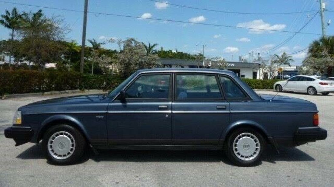 1991 Volvo 240 Base 4dr Sedan - photo 6