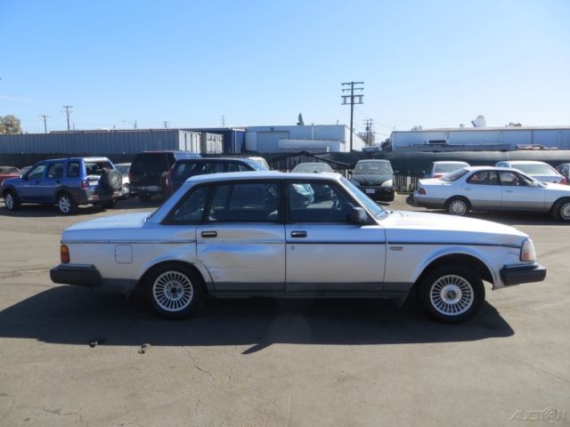 1991 Volvo 240 Base Sedan 4-Door - photo 5