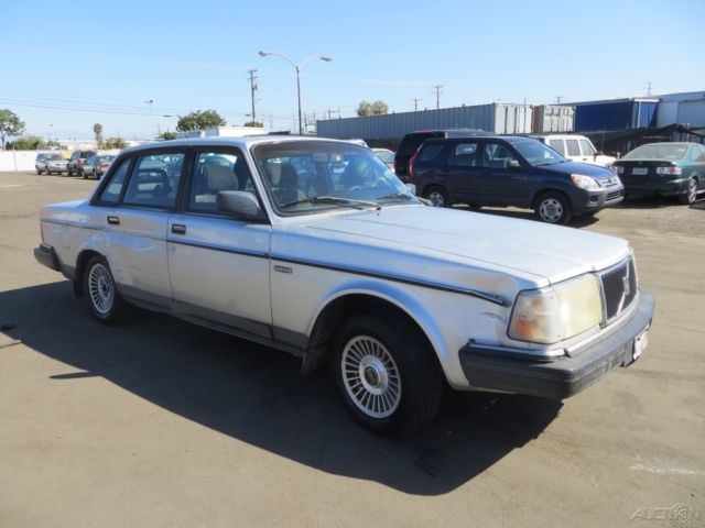1991 Volvo 240 Base Sedan 4-Door - photo 6