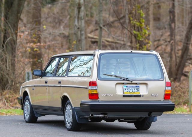 1991 Volvo 240 Wagon 5 Speed Manual Rare Reliable Clean CARFAX - photo 5