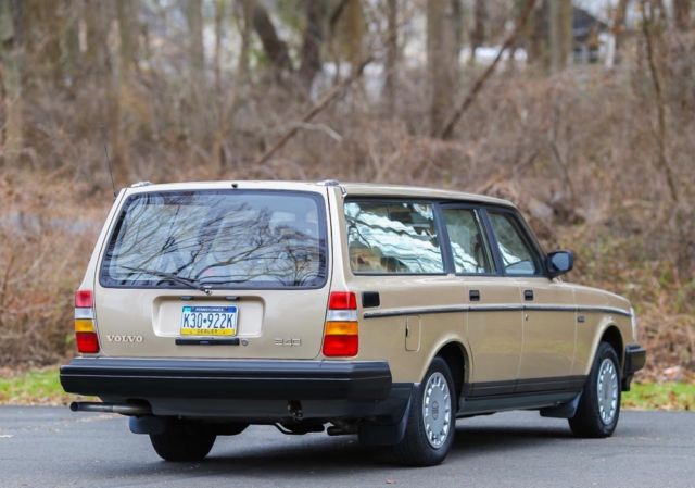 1991 Volvo 240 Wagon 5 Speed Manual Rare Reliable Clean CARFAX - photo 6