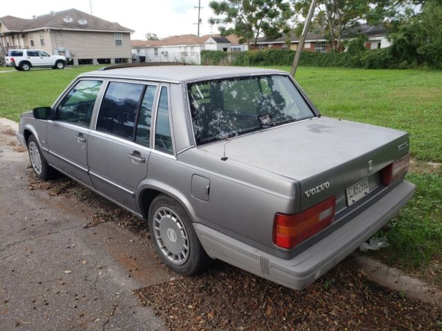 1991 Volvo 740 Sedan 4D - photo 2