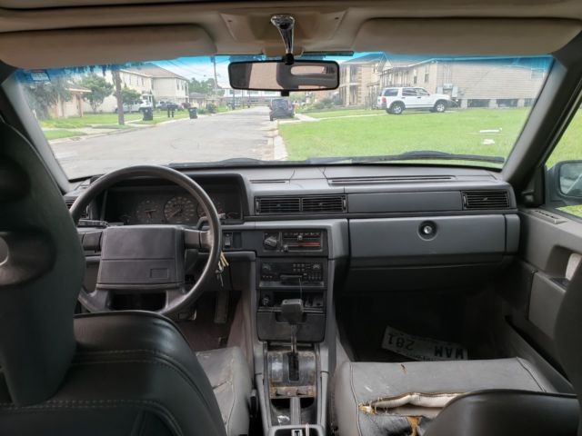 1991 Volvo 740 Sedan 4D - photo 8