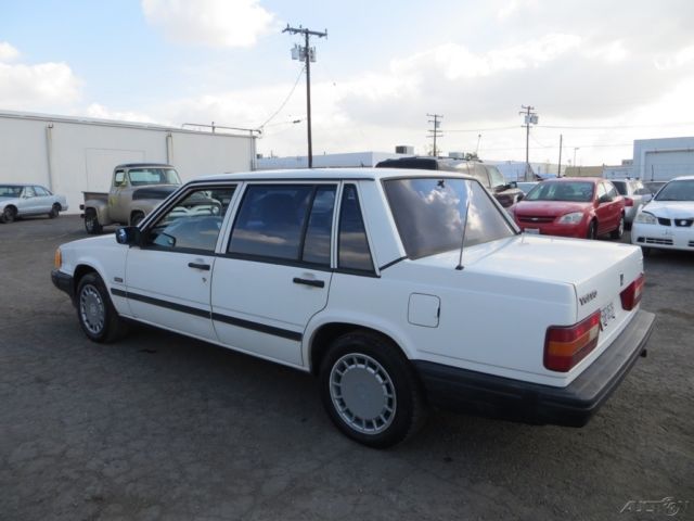 1991 Volvo 740 Base Sedan 4-Door - photo 3