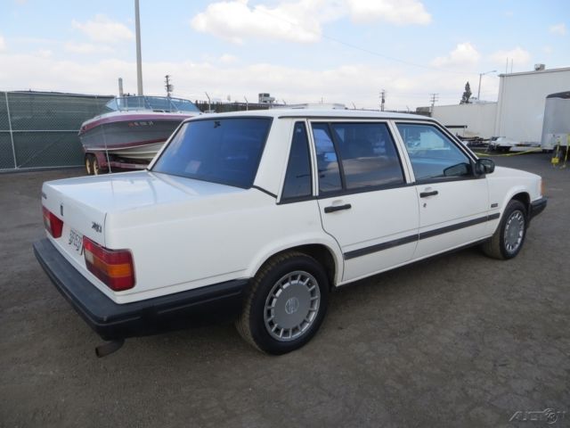 1991 Volvo 740 Base Sedan 4-Door - photo 5