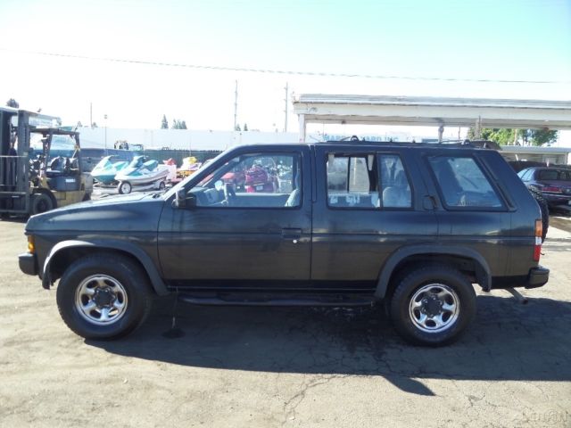 1991 Nissan Pathfinder XE - photo 2