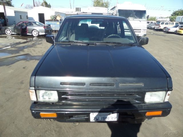 1991 Nissan Pathfinder XE - photo 4