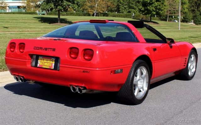 1991 Chevrolet Corvette Base Hatchback 2-Door - photo 5