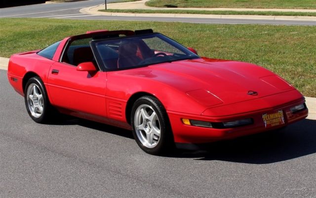 1991 Chevrolet Corvette Base Hatchback 2-Door - photo 7