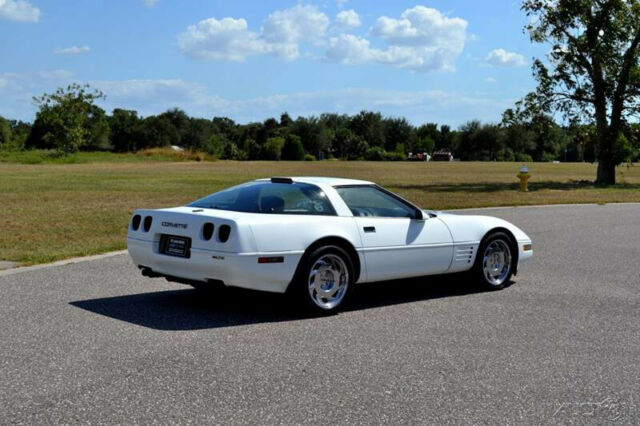 1991 Chevrolet Corvette Code 10 Arctic White exterior - photo 7