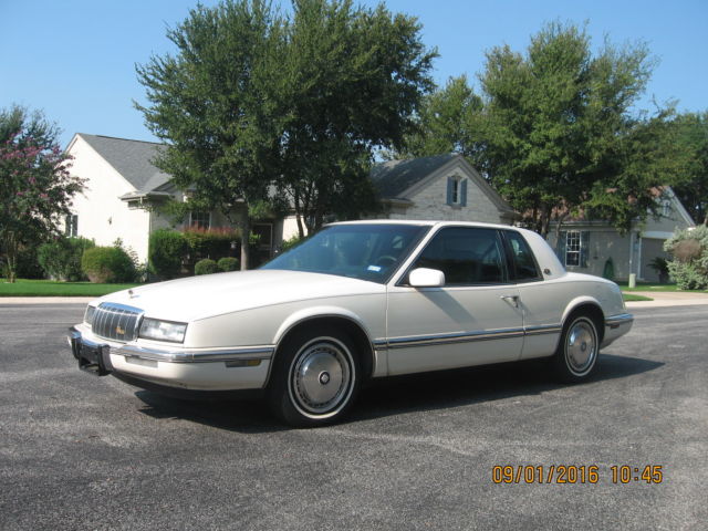 1992 Buick Riviera - photo 2