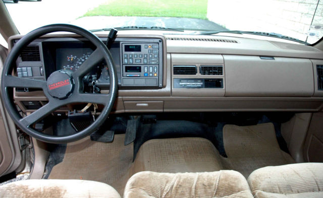 1992 Chevrolet Suburban - photo 10