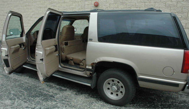 1992 Chevrolet Suburban - photo 11
