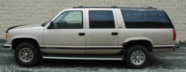 1992 Chevrolet Suburban - photo 2