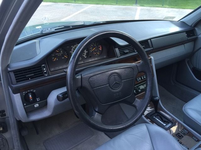 1992 Mercedes-Benz 400-Series - photo 12