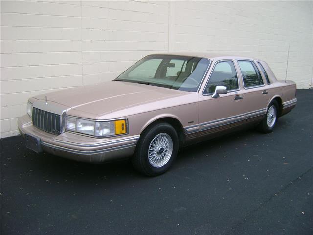 1992 Lincoln Town Car CARTIER LOW 77K MILES NON SMOKER CLEAN CARFAX! - photo 8