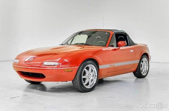 1992 Mazda MX-5 Miata Base 2dr Convertible - photo 2