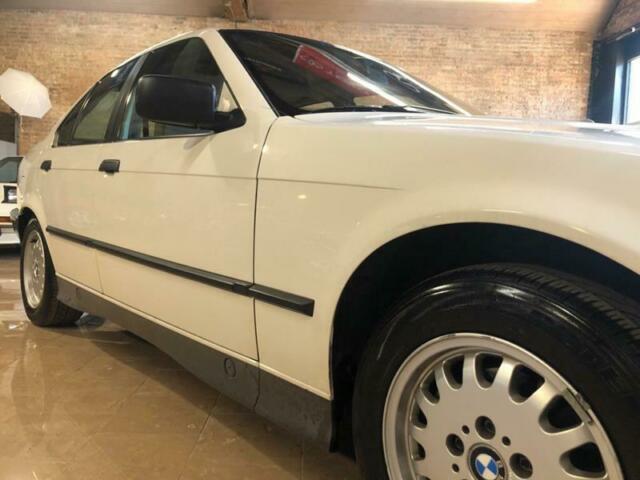 1992 BMW 3-Series 325i 4dr Sedan - photo 5