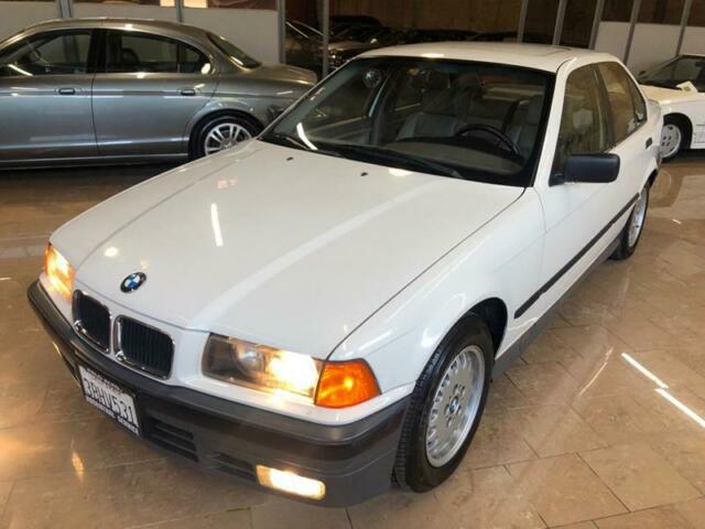 1992 BMW 3 Series 325i 4dr Sedan Manual 5-Speed RWD I6 2.5L Gasoline 1992 BMW 3-Series 325i 4dr Sedan