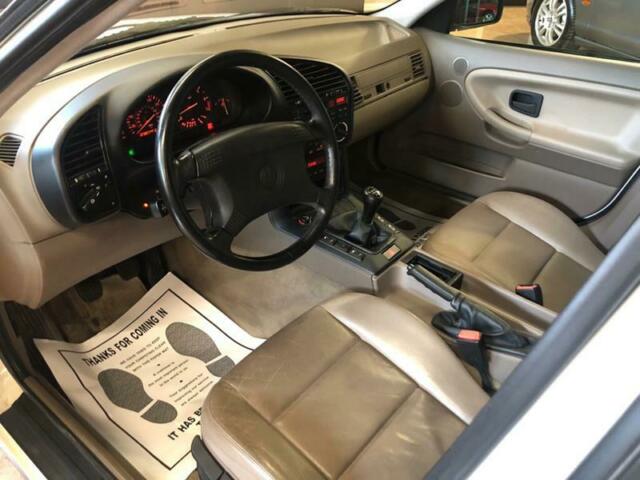 1992 BMW 3-Series 325i 4dr Sedan - photo 10